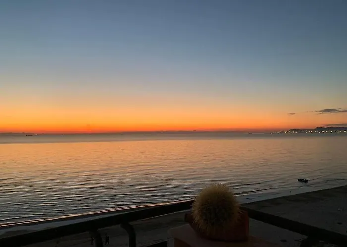 Sunset Serenity Apartment